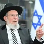הרב הראשי לישראל הרב קלמן בר מוסר שיעור לפרשת בא על יציאת מצרים וחירות.