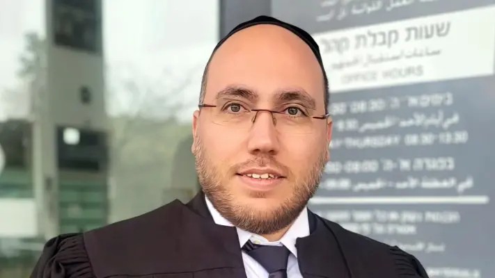 מצד אחד אוהב מוזיקה מצד שני נלחם בשחיתות: עו''ד שמעון שמואלי בראיון