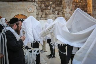 ברכת כהנים בכותל המערבי | צילום: פלאש 90