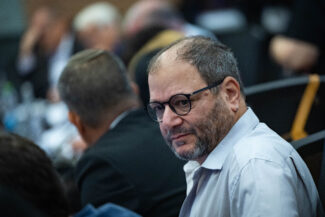 עופר כסיף | צילום: יונתן סינדל/פלאש 90