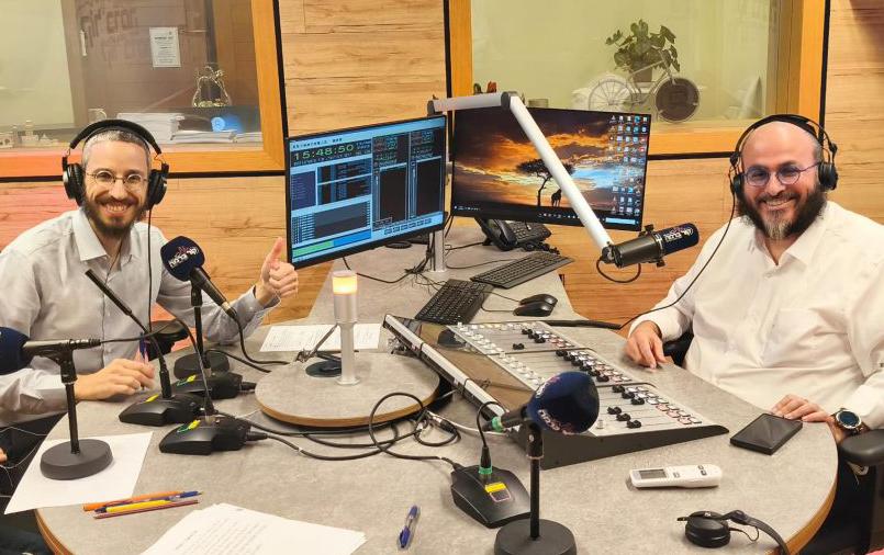 שמחה פרידמן עם עמי מימון | קרדיט: באדיבות המצלם