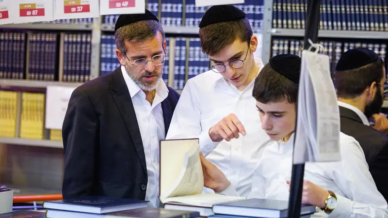 יריד הספרים השנתי של 'מוסד הרב קוק' | קרדיט צילום: יח
