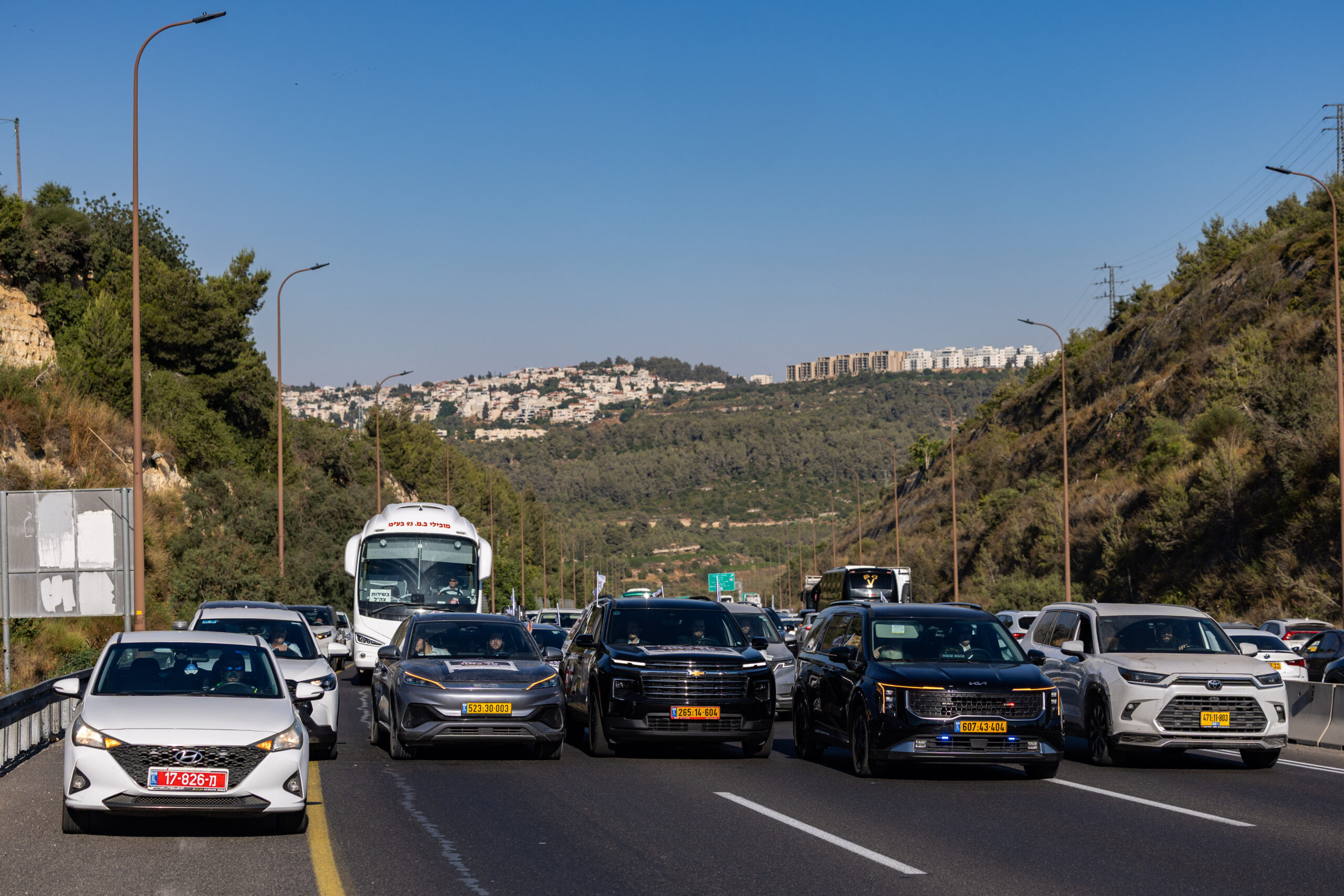 שיירת הרכבים. צילום: חיים גולדברג/פלאש 90