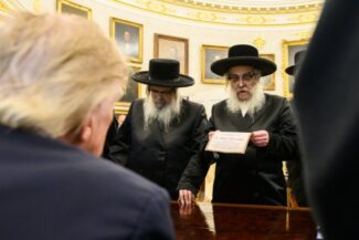האדמו"רים במפגש עם טראמפ | צילום: דוברות הבית הלבן.